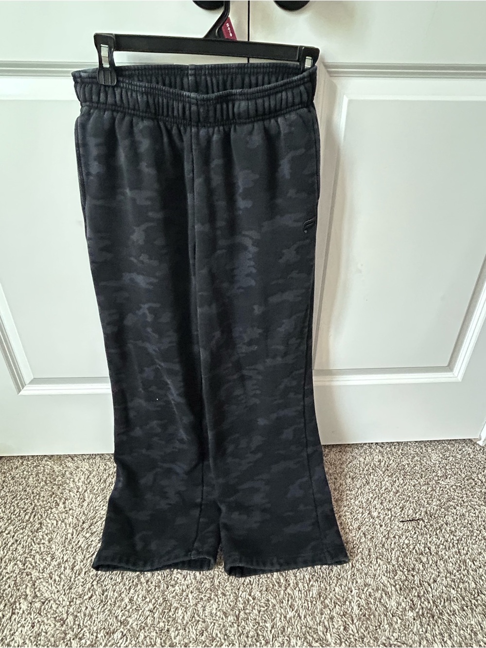 Women Fabletics Black Camo Pull-On Sweatpants